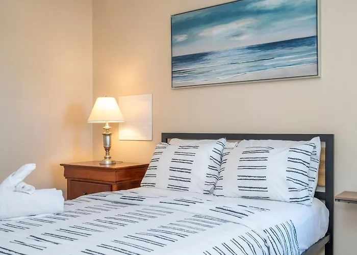 Beautiful Cozy Retreat Near Disney - Spacious Condo