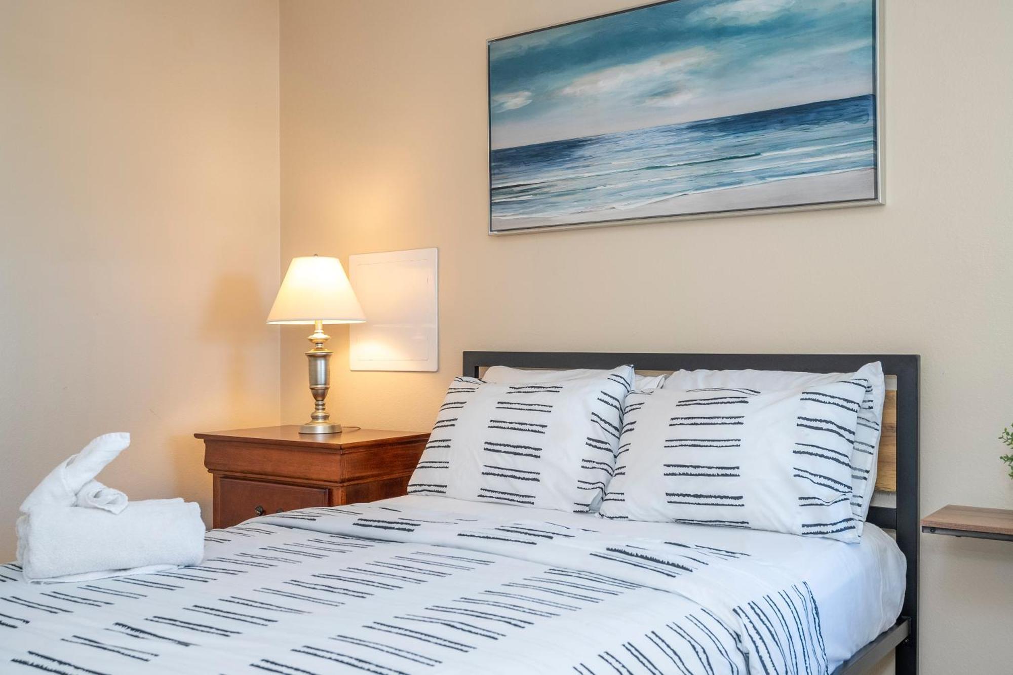 Beautiful Cozy Retreat Near - Spacious Apartment